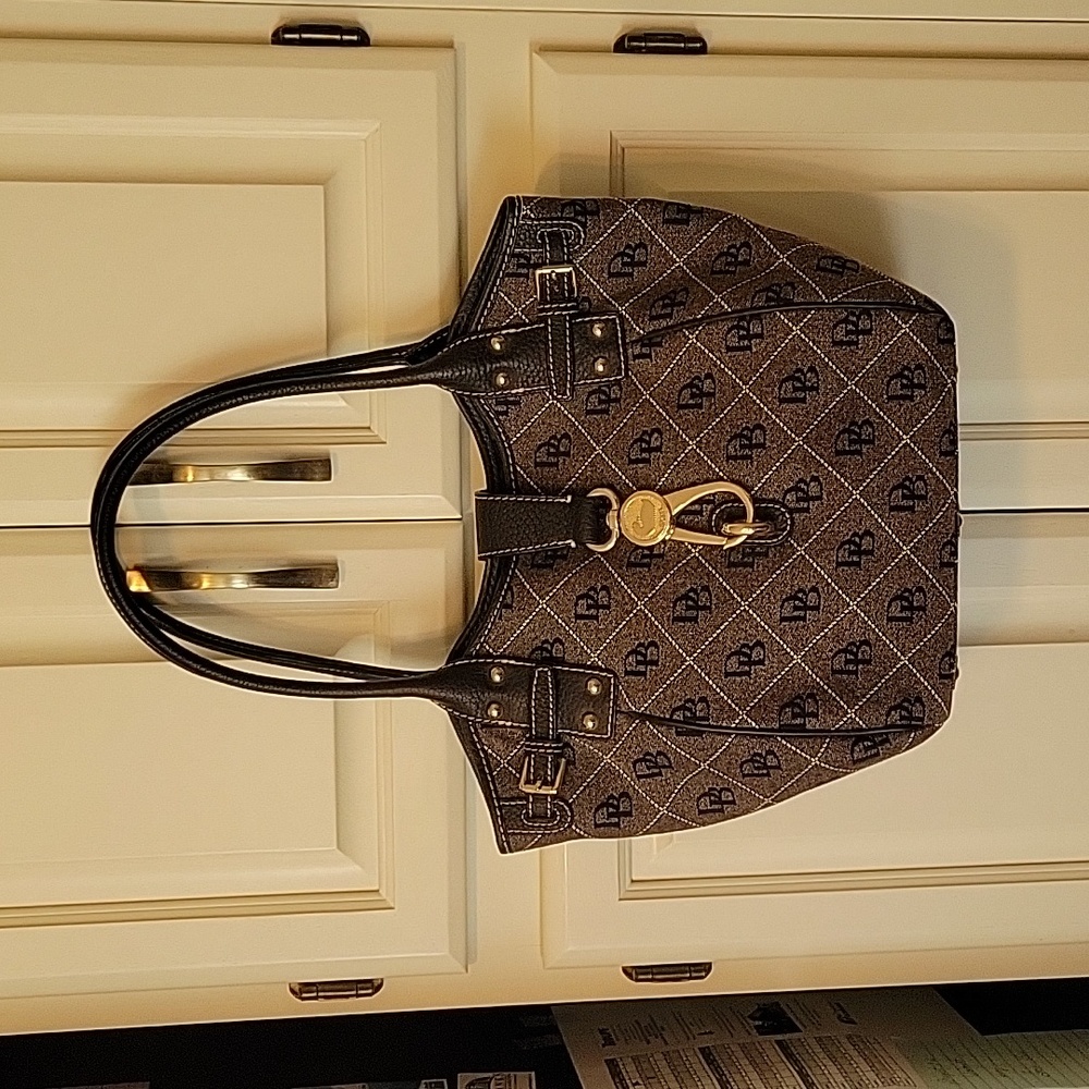 Dooney & Bourke Bag